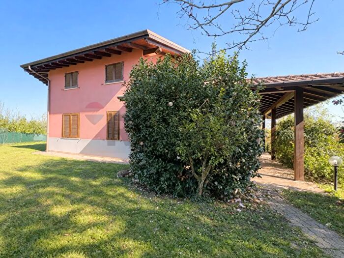 Case in Vendita e in Affitto - 3