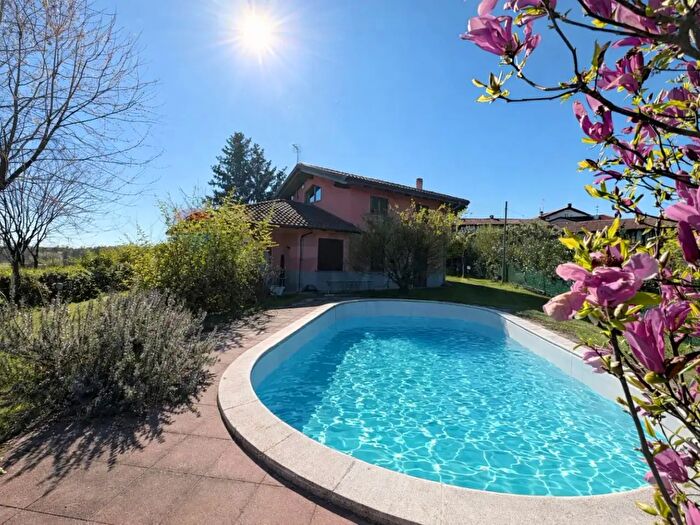 Casa con 7 locali in vendita in Via Castello, Borgo Ticino