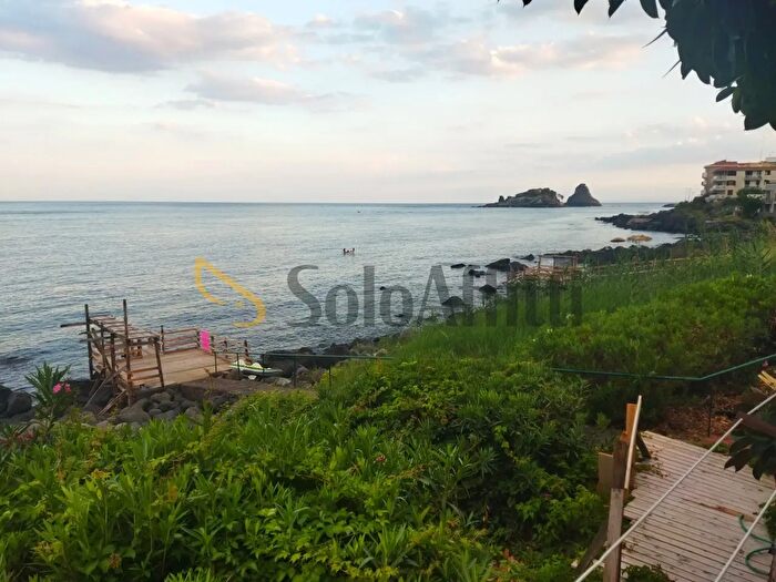 Appartamento bilocale in affitto in Aci Castello