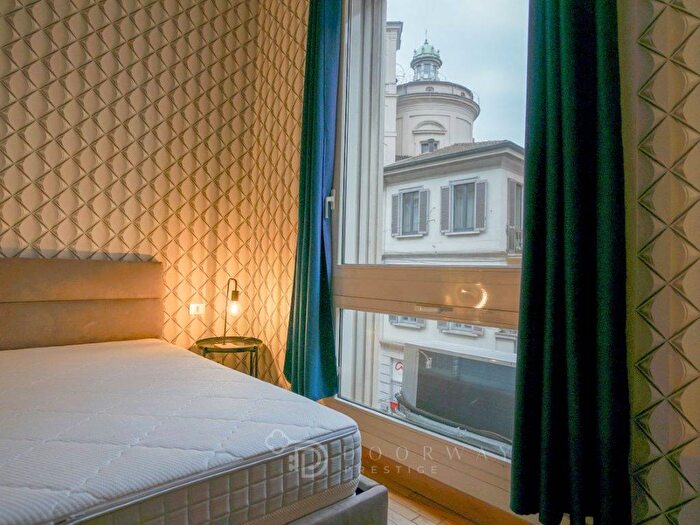 Appartamento trilocale in affitto in Via Meravigli, Duomo, Milano