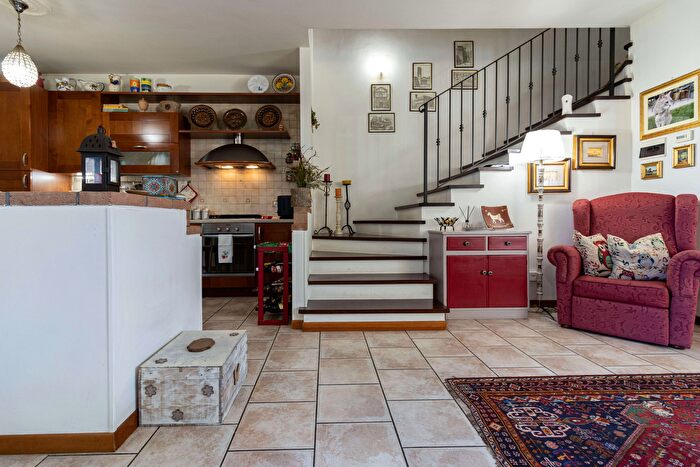 Casa con 6 locali in vendita in Spoleto