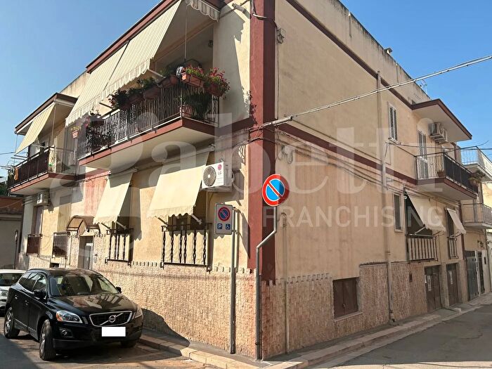 Appartamento con 5 locali in vendita in Via Assisi, Canosa Di Puglia