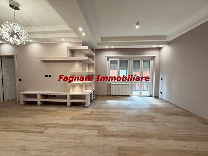 Appartamento trilocale in affitto in Viale Guglielmo Oberdan, Semicentro, Velletri