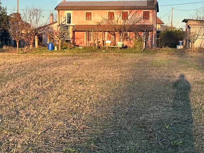 Casa quadrilocale in vendita in Via Principe, Roncade