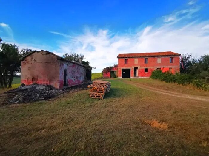 Casa con 6 locali in vendita in Via San Gabriele, Ostra