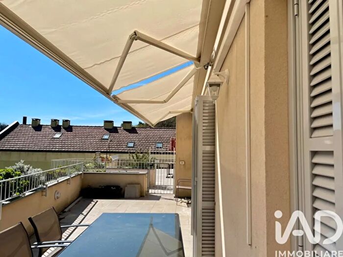 Appartamento con 6 locali in vendita in Via Cantarena, Arenzano