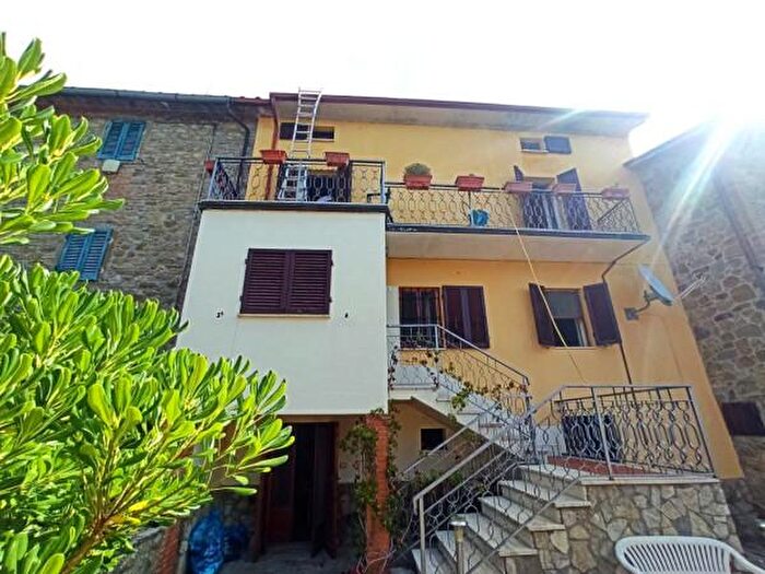Casa trilocale in vendita in Località Vernazzano Basso, Tuoro Sul Trasimeno