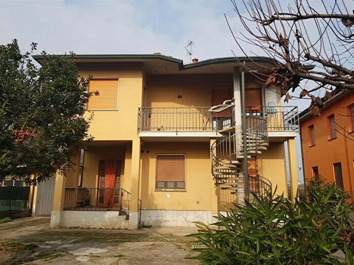 Casa con 7 locali in vendita in Pagazzano