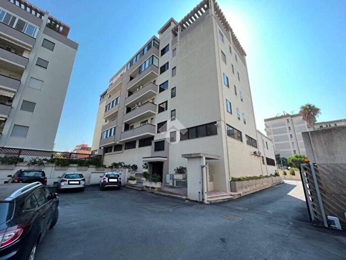 Appartamento trilocale in affitto in Via Cappuccini, Cappuccini, Brindisi