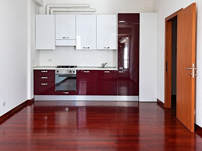 Appartamento trilocale in affitto in Corso di Porta Romana, Quadronno Crocetta, Milano