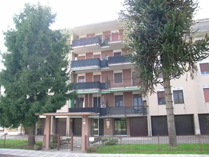 Appartamento trilocale in vendita in Via della Libertà, Bellinzago Novarese