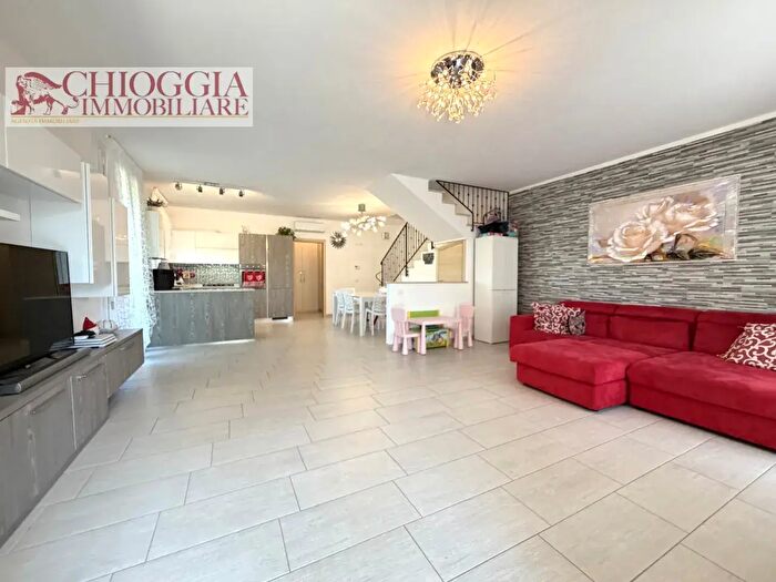 Casa quadrilocale in vendita in Via Palazzi, Chioggia