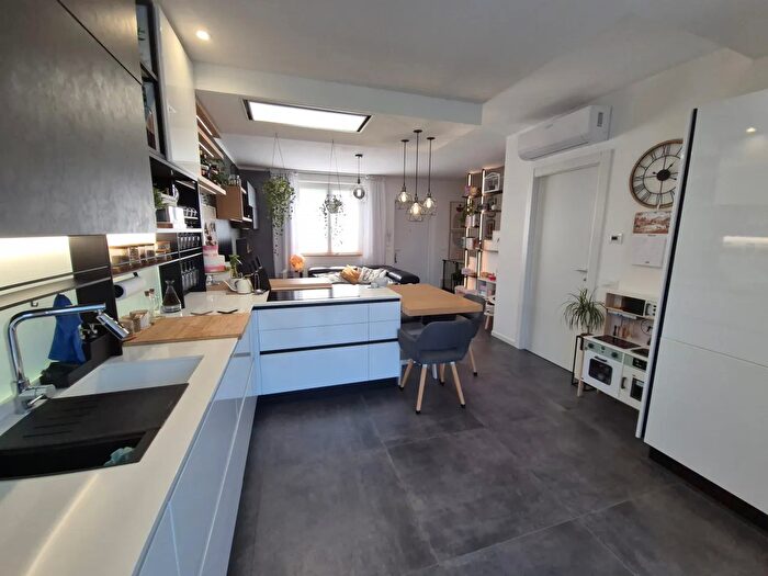 Casa trilocale in vendita in Via Canova, Sona