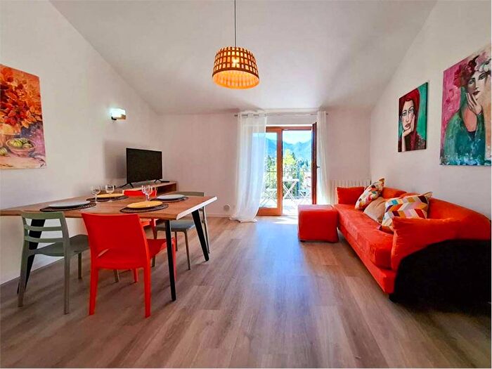 Appartamento trilocale in affitto in Via Volta, Centro, Castione della Presolana