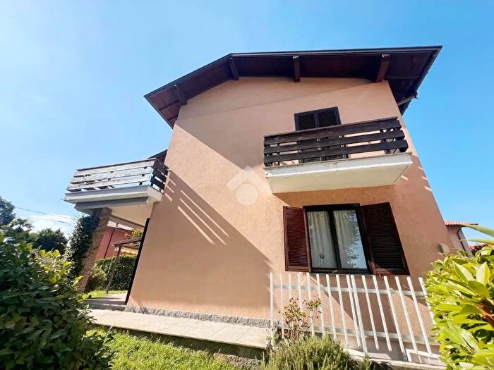 Case in Vendita e in Affitto - 2