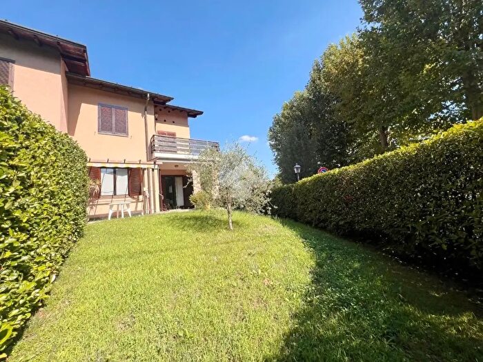 Casa quadrilocale in vendita in Via Libertà, Turate