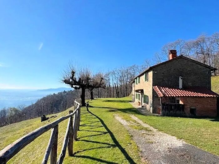 Casa con 5 locali in vendita in Macchino, Massa E Cozzile