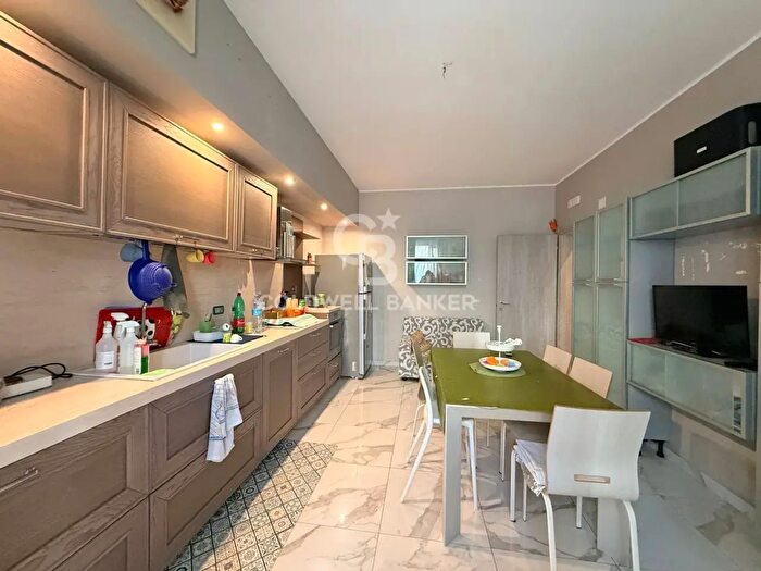 Casa con 12 locali in vendita in Via Ricciardolo Cerasa, Francofonte