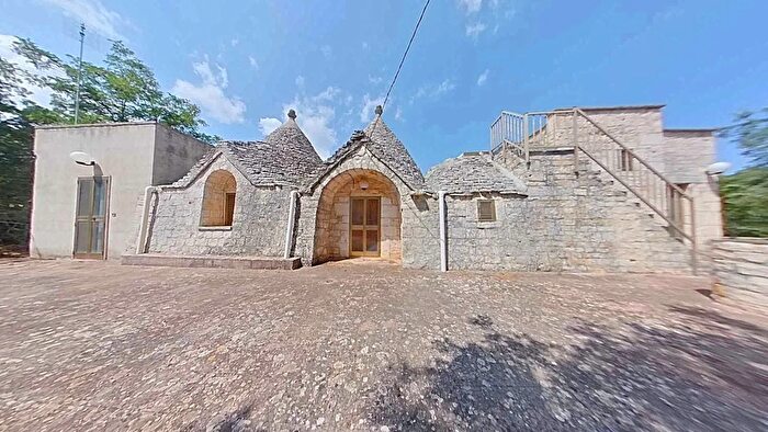 Casa con 5 locali in vendita in Monopoli