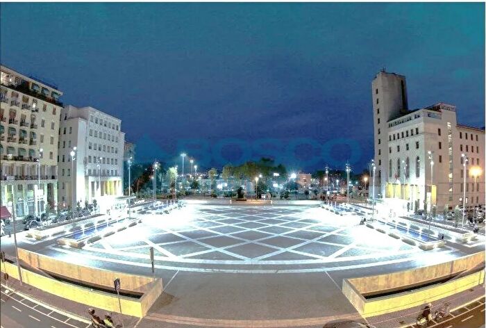 Appartamento con 8 locali in vendita in Via Giovanni Costantini, La Spezia