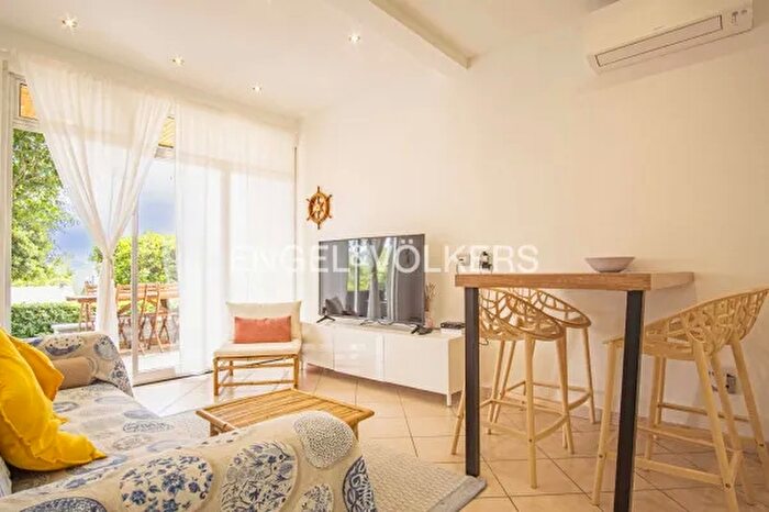 Appartamento trilocale in vendita in Via Olanda, Sestri Levante