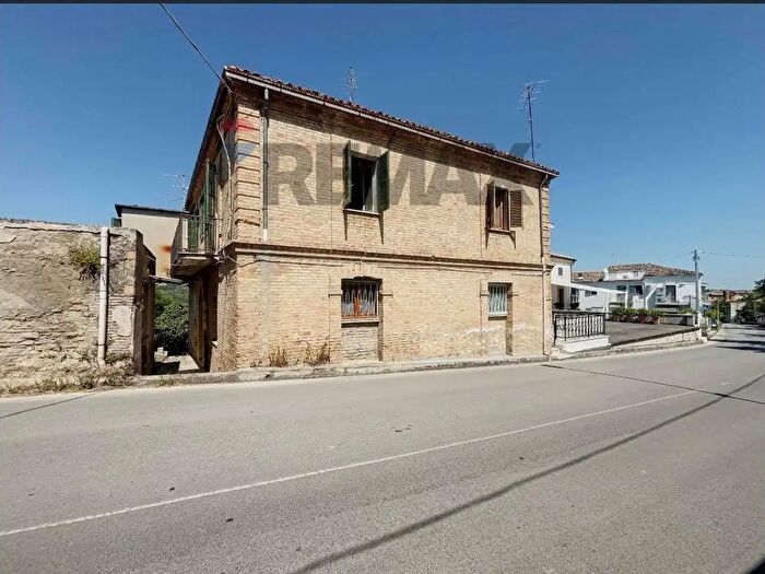 Casa con 8 locali in vendita in Contrada Santa Liberata Snc, Lanciano