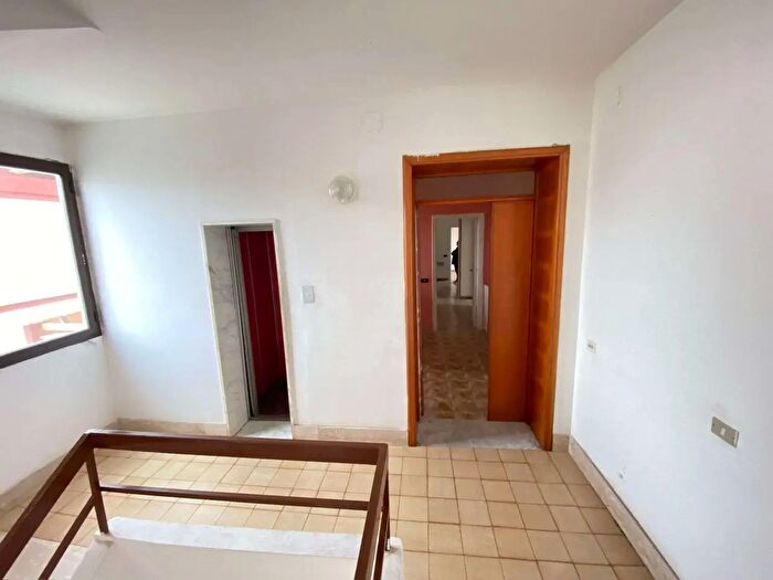 Appartamento con 6 locali in vendita in Via Bari, Casarano