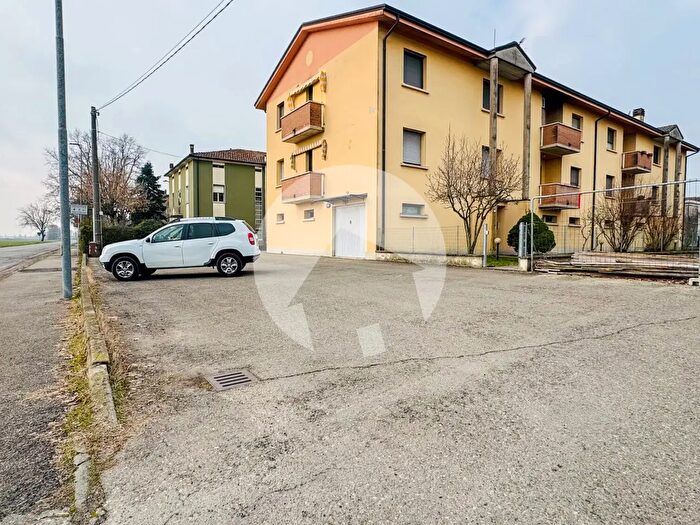 Appartamento quadrilocale in vendita in Prato Bovino, Castelnovo Di Sotto