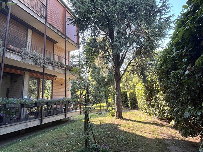 Appartamento con 5 locali in affitto in Viale Federico Caprilli, San Siro, Milano