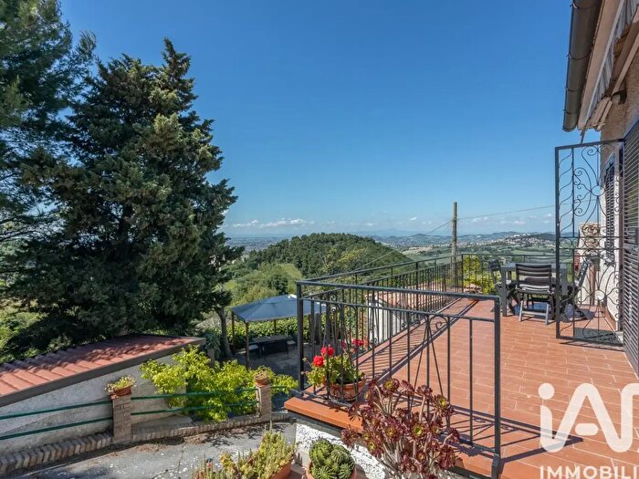 Casa con 7 locali in vendita in Via Monte Conero, Ancona