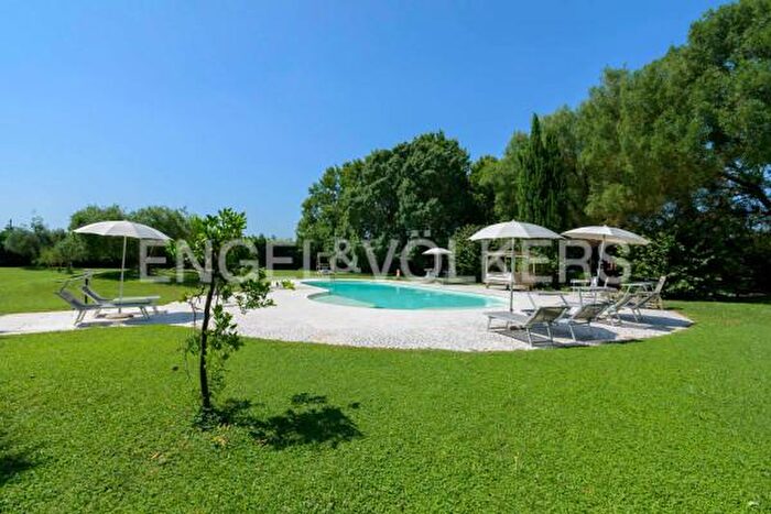 Casa con 6 locali in vendita in Via Cardinala, Ravenna