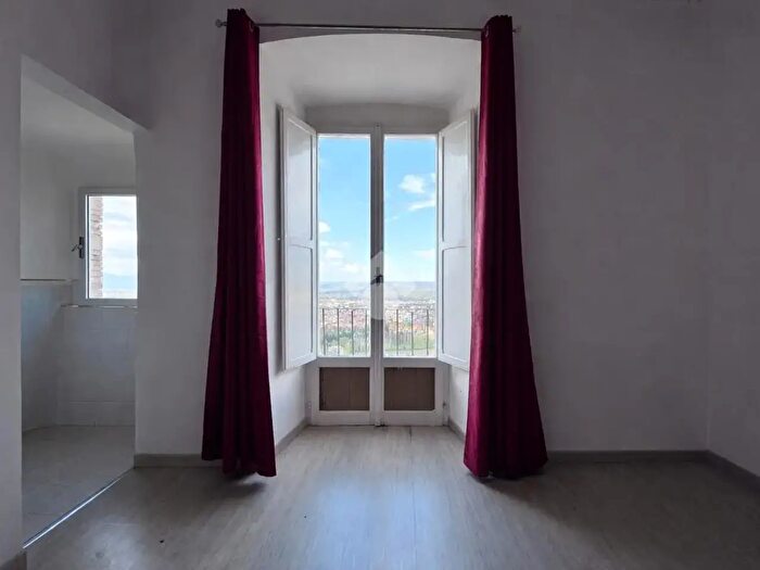 Appartamento trilocale in vendita in Corso dei Garibaldini, Terni