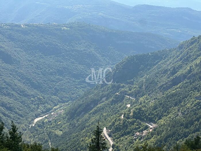 Appartamento quadrilocale in vendita in Frazione Potrich, Terragnolo