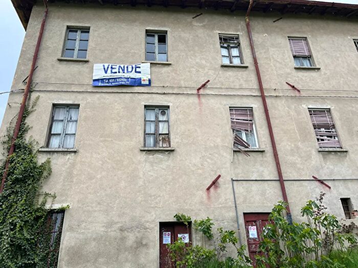 Casa con 10 locali in vendita in Via Varese, Appiano Gentile