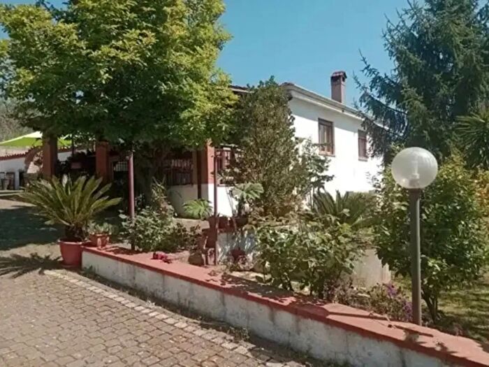 Casa con 6 locali in vendita in Via Appia Sud, Velletri