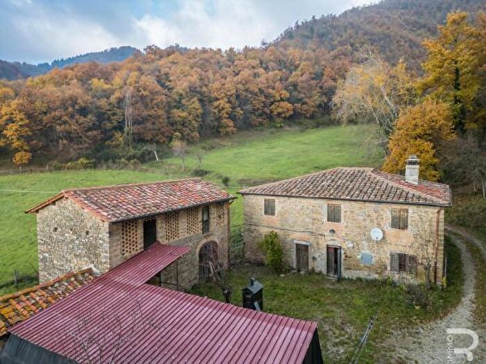 Casa con 6 locali in vendita in Strada Statale del Passo del Giogo, Scarperia e San Piero
