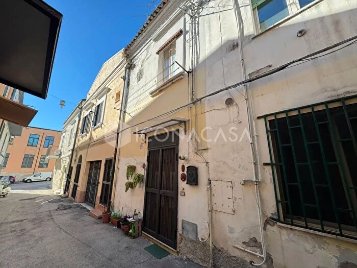 Casa trilocale in vendita in Via Buzio, Vasto
