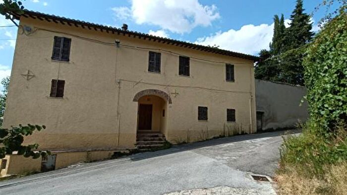 Casa con 6 locali in vendita in Gagliole