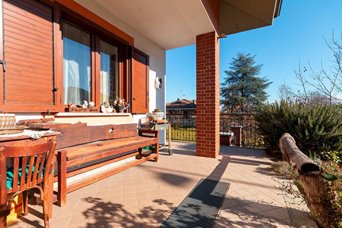 Appartamento con 6 locali in vendita in Strada Valle Maira, Roccabruna