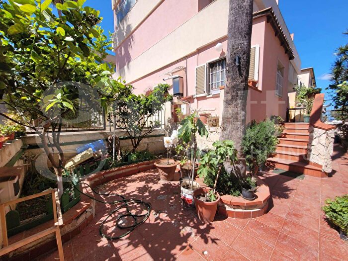 Casa con 5 locali in vendita in Siracusa