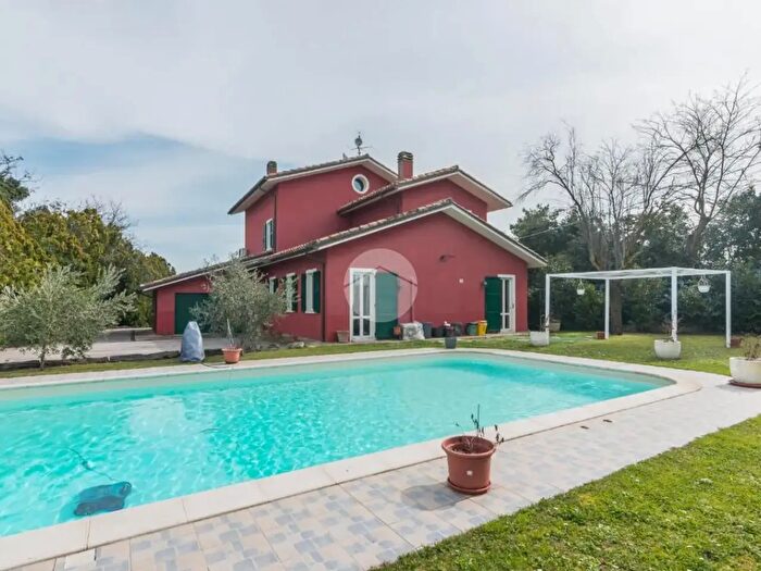 Casa con 6 locali in vendita in Via Palazzo, Terre Roveresche