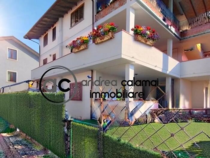 Casa con 12 locali in vendita in Via Gherardacci, Prato