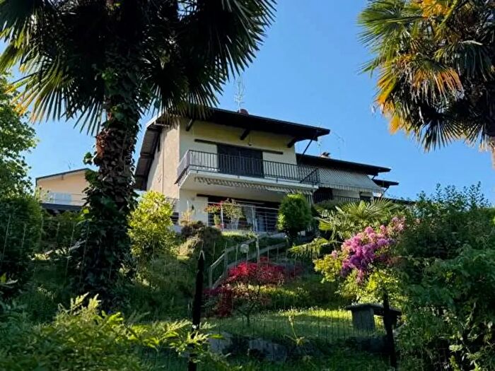 Casa con 5 locali in vendita in Via Antonio Sis, Taino