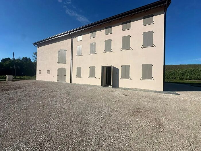 Casa con 5 locali in vendita in Via Stradello Ascari, Carpi