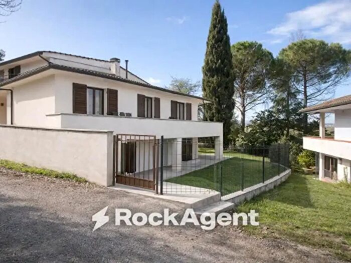 Casa con 6 locali in vendita in Viale Mazzini B, Peccioli