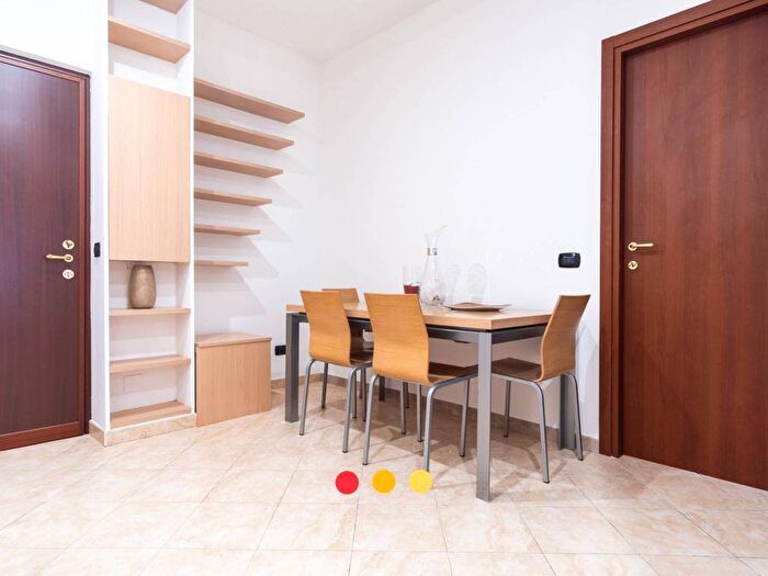 Appartamento quadrilocale in affitto in Via Negroli, Argonne Corsica, Milano