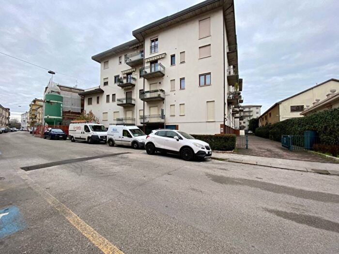 Appartamento bilocale in affitto in Borgo Casale, Stadio Borgo Casale, Vicenza