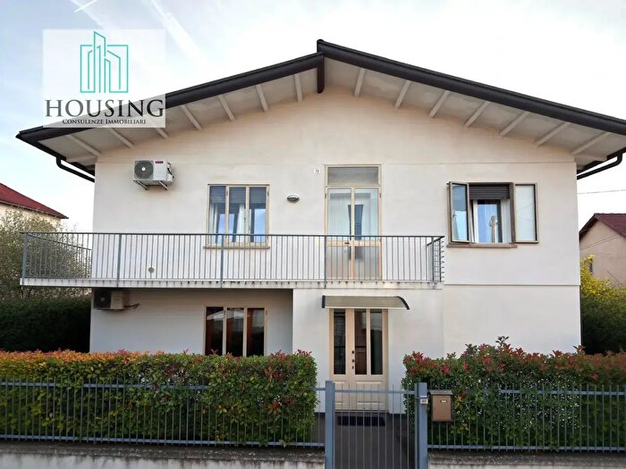 Casa trilocale in vendita in Via Trento, Selvazzano Dentro