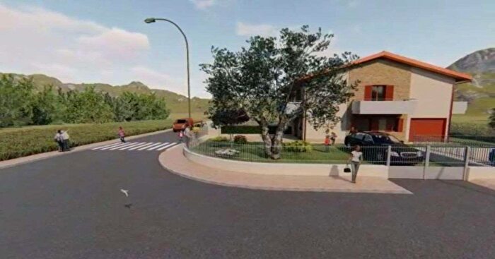 Casa quadrilocale in vendita in Castelnuovo, Assisi