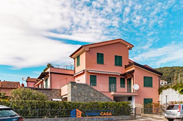 Appartamento trilocale in vendita in Strada Pian Grande a, Andora